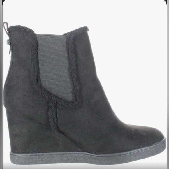 Unisa Women’s black wedge Chelsea boot size 7.5 women’s - Picture 3 of 6